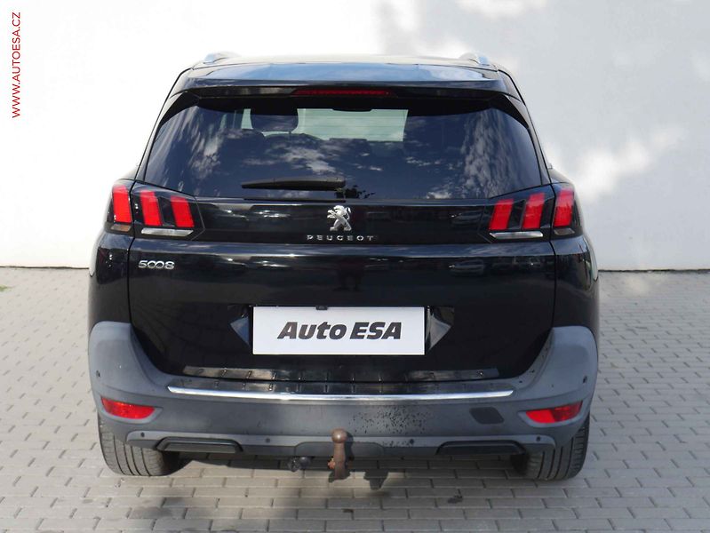 Peugeot 5008 (2020) 1.2PT, Allure, navi, TZ - fotka 5 z 20
