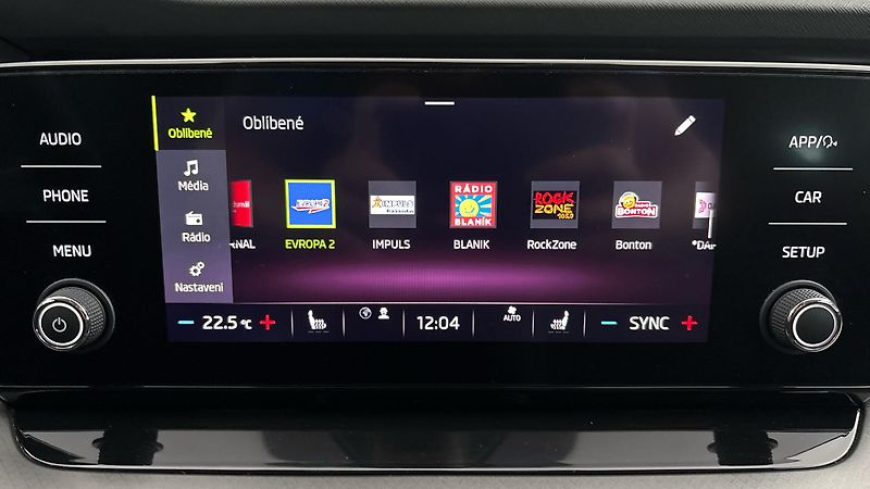 Škoda Octavia 2.0 TDI Ambition Combi - fotka 11 z 24