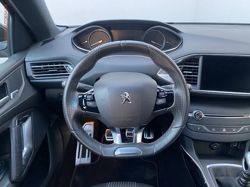 Peugeot 308 (2019) 1.2PT, GT Line - fotka 11 z 18