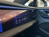 Porsche Macan 4, DriveAssist, Chrono, Masáž - náhled 33