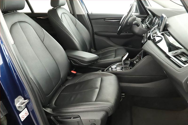 BMW Řada 2 (2020) 218i Gran Tourer, Automat - fotka 21 z 23