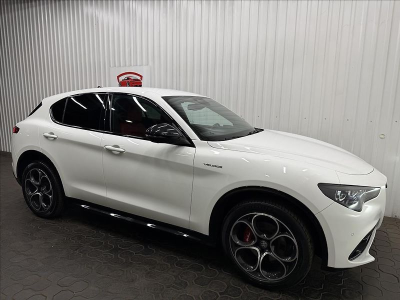 Alfa Romeo Stelvio VELOCE 154kW Q4 TAŽNÉ MATRIX - fotka 11 z 41