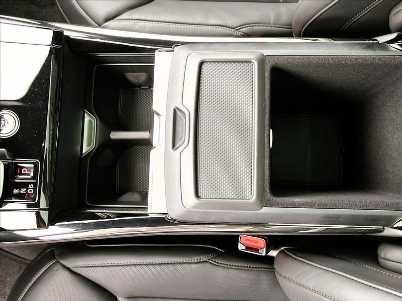Land Rover Range Rover Sport (2026) 3,0 P460e DYNAMIC SE PHEV - fotka 32 z 37