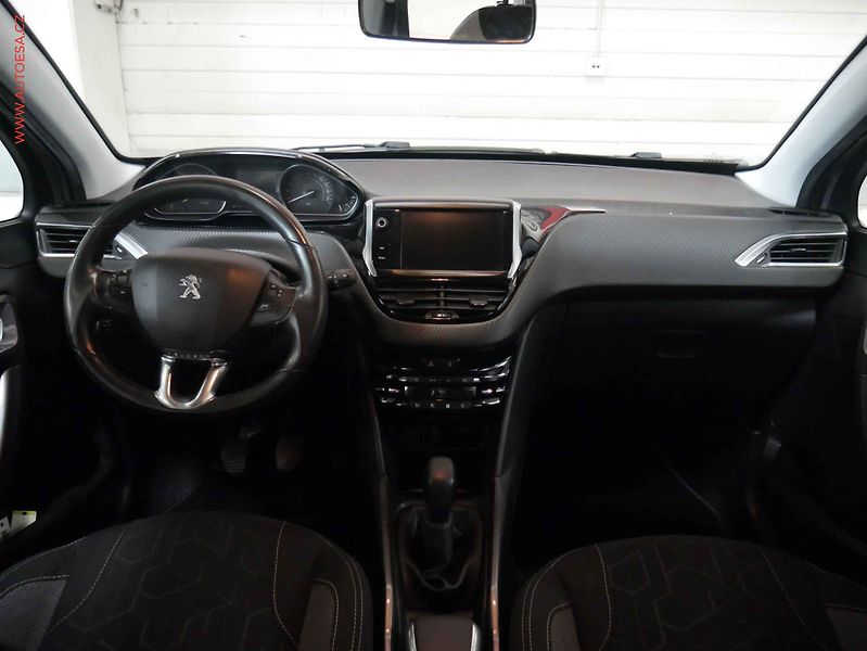 Peugeot 2008 (2018) 1.2 PT, ČR, Active - fotka 8 z 19
