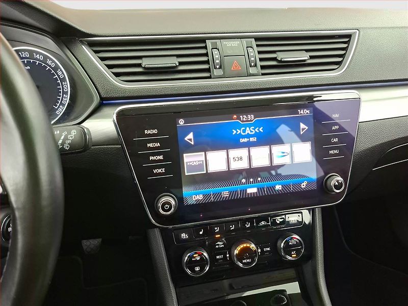 Škoda Superb (2019) 2.0 TDI, Navi, Bi-Xenony - fotka 12 z 21