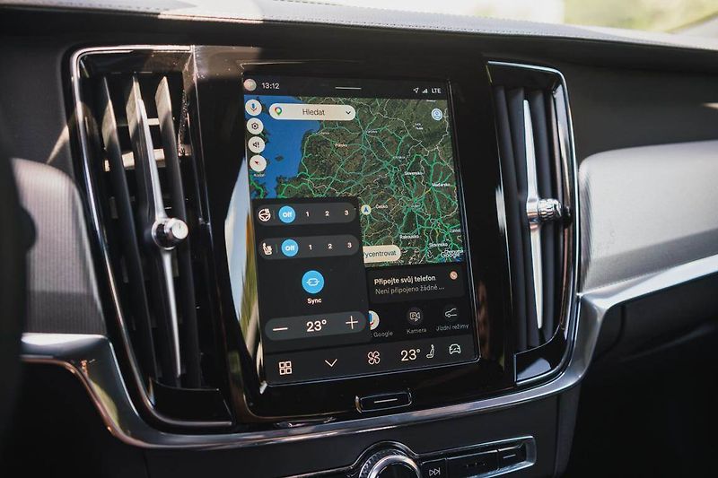 Volvo S90 (2024) T8 Recharge - fotka 21 z 32