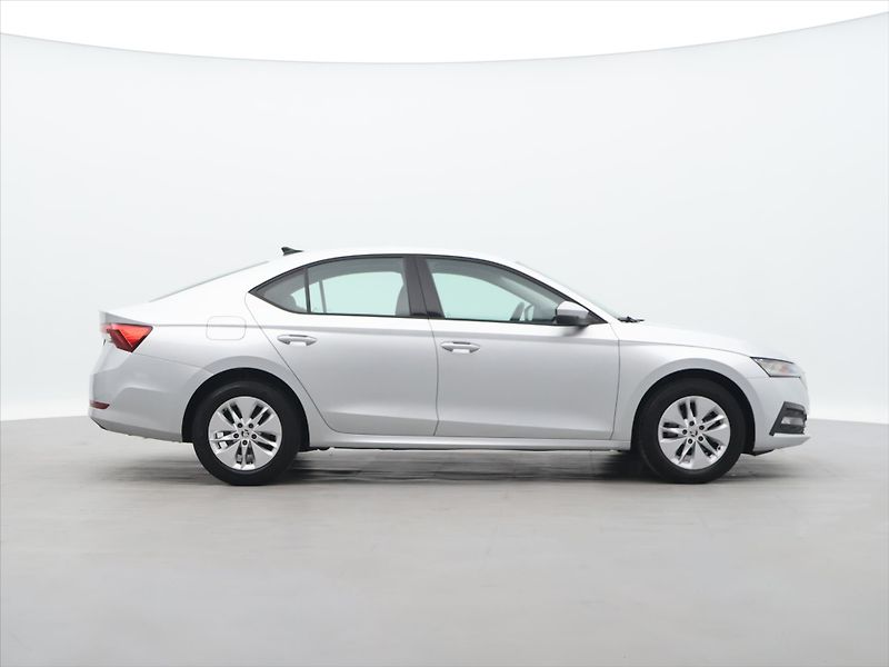 Škoda Octavia 1,5 TSI 110KW AMBITION LED CZ - fotka 8 z 27