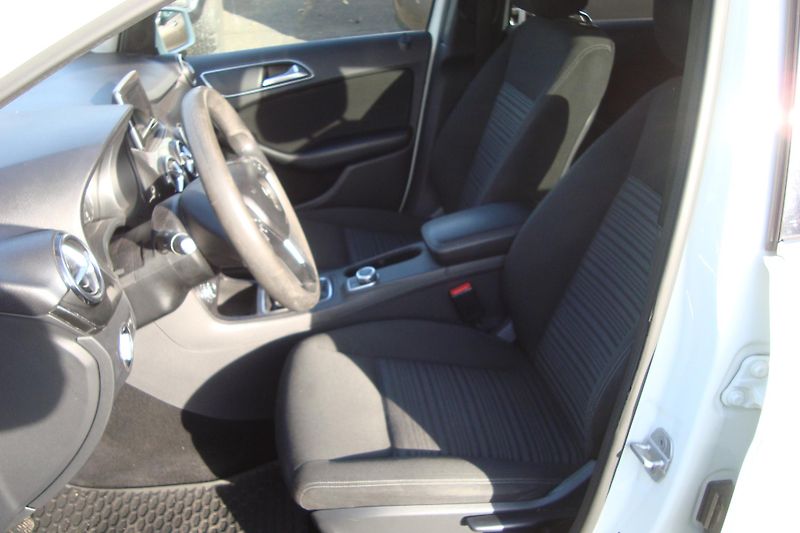 Mercedes-Benz Třídy B (2012) 180 CDi - fotka 35 z 81