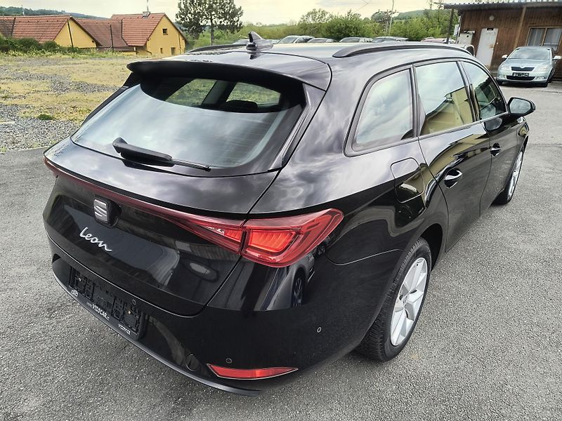 Seat Leon 1.0 eTSi AT 81KWNAVI/MATRIXLED - fotka 12 z 67