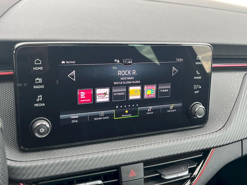 Škoda Scala (2025) Monte Carlo 1.0TSi 85kW 6°manu - fotka 25 z 29