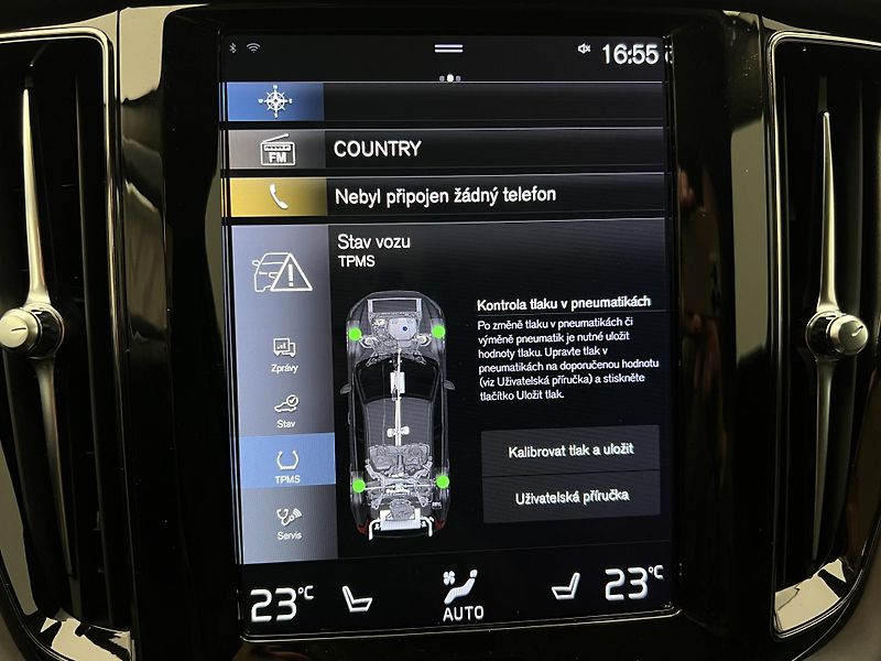 Volvo XC60 B4 AWD MOMENTUM AUT - fotka 30 z 43