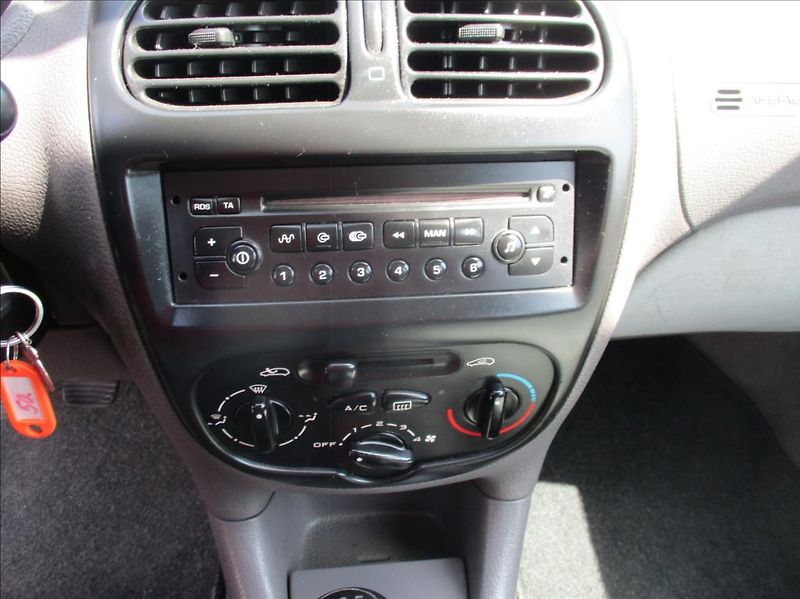 Peugeot 206 1,4 HDi, klimatizace, - fotka 15 z 20