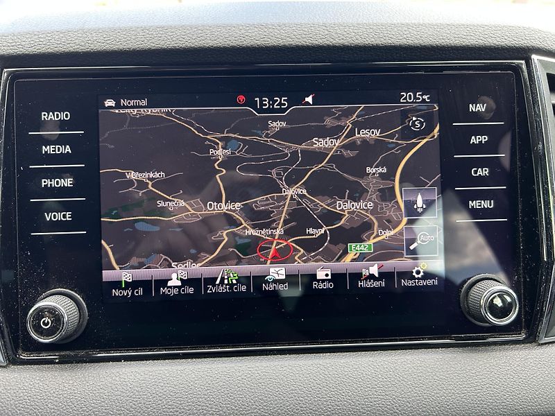 Škoda Karoq (2019) 2.0 TDi 110 KW naj.93 tis km - fotka 23 z 29