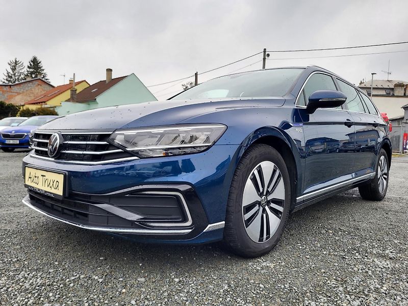 Volkswagen Passat 1.4 TSI PHEV GTE DSG HYBRID - fotka 26 z 46