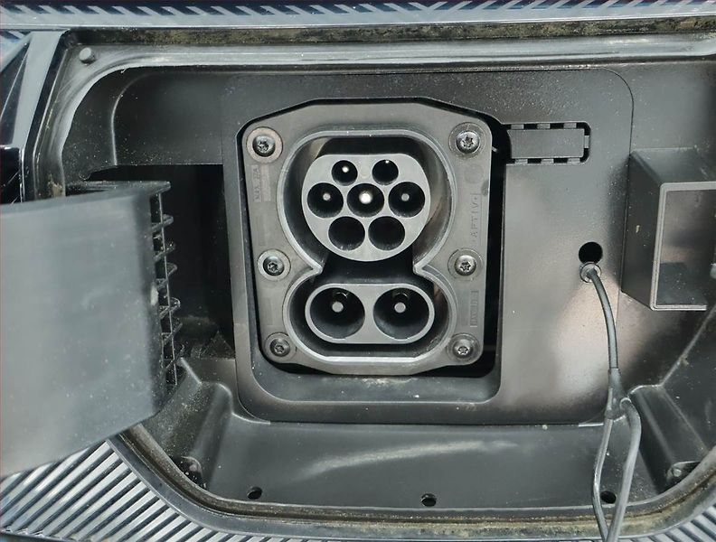 Dacia Spring (2023) Serv.kniha, Kůže, Navi, Tempom - fotka 17 z 18