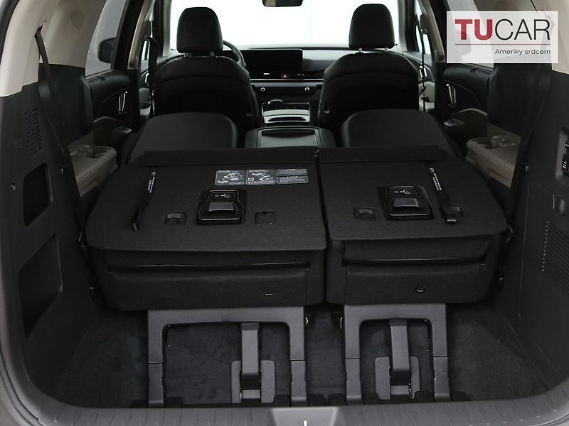Kia Carnival (2025) 3.5 V6 Benzín Automat 8 Míst  - fotka 42 z 45