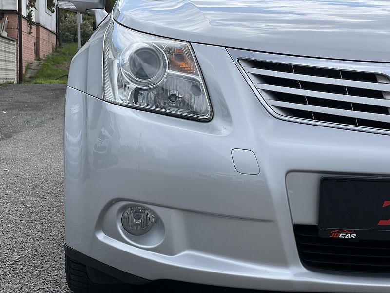 Toyota Avensis SOL 1.8 VVT-i NAVI KLIMA ALU - fotka 41 z 45