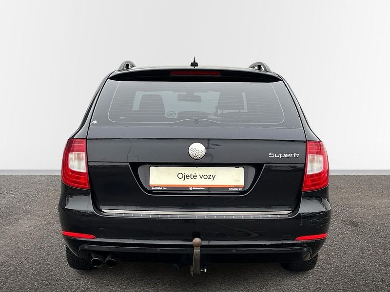 Škoda Superb DSG - fotka 17 z 25