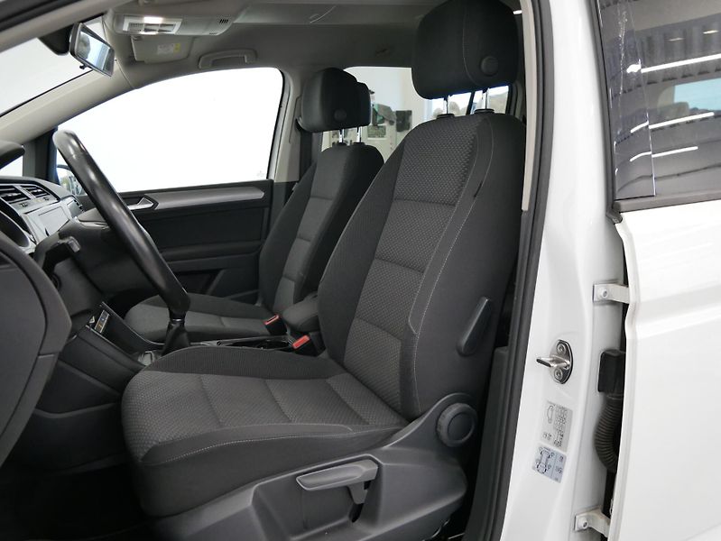 Volkswagen Touran - fotka 6 z 6