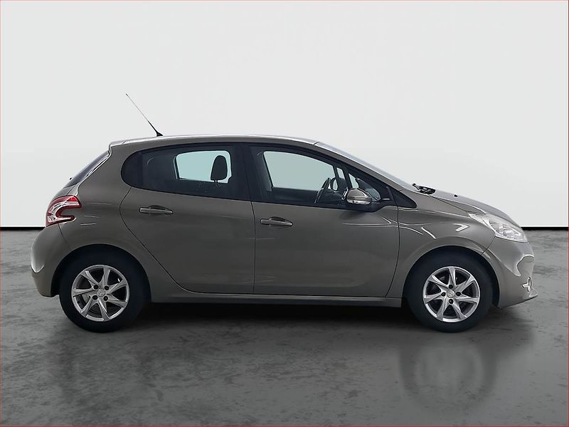 Peugeot 208 (2014) 1.2 PureTech, pěkný stav - fotka 6 z 16
