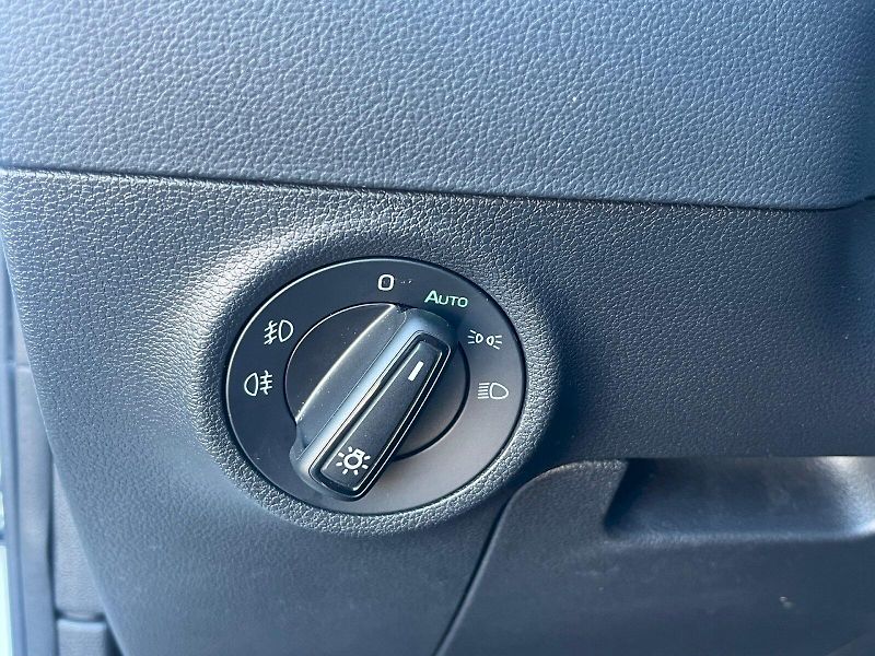 Škoda Karoq (2023) Ambition Plus 1,5 TSI / 110kW - fotka 25 z 31