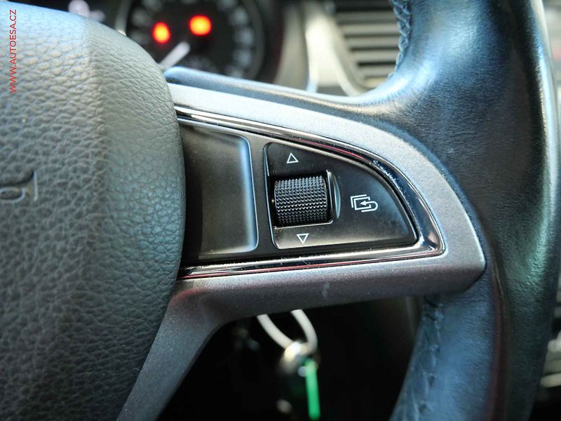 Škoda Rapid (2015) 1.2 TSI, 2.maj,ČR, AC - fotka 16 z 19