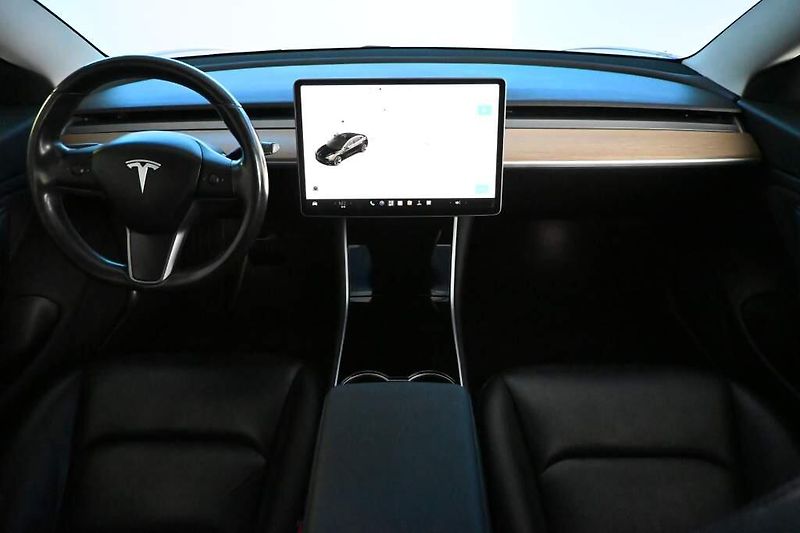 Tesla Model 3 (2019) AWD DUALMOTOR 350 KW LED Kamer - fotka 12 z 36