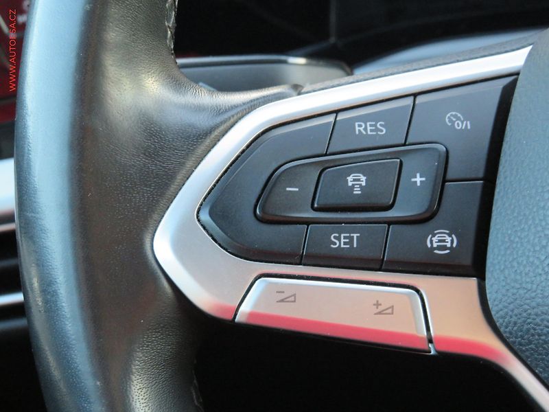 Volkswagen Golf (2020) 2.0 TDi, ČR, Life - fotka 17 z 44