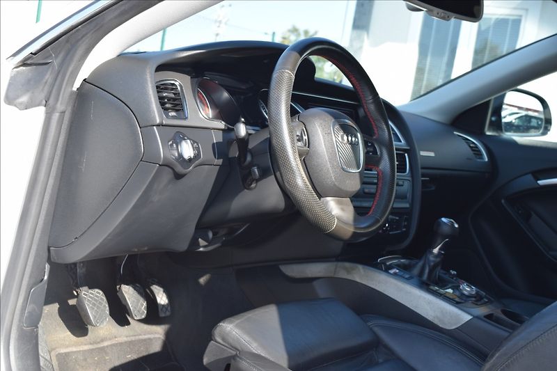 Audi A5 3,0 TDI 176KW S-LINE ALU SERVI - fotka 16 z 48