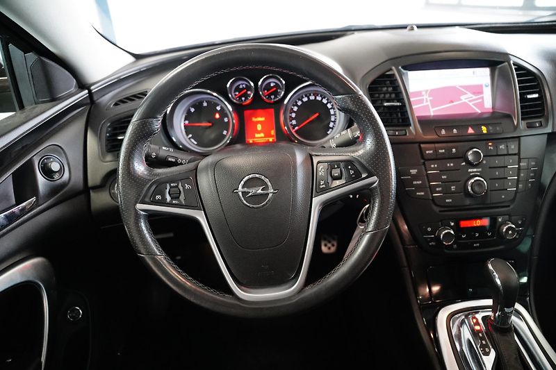 Opel Insignia - fotka 17 z 22