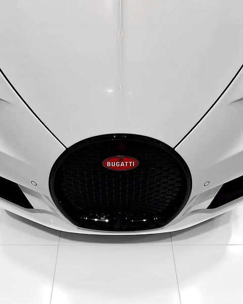 Bugatti Chiron (2019) Exkluzivní W16 sportovní edice - fotka 4 z 14