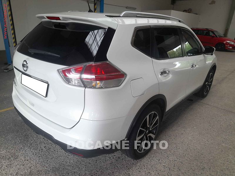 Nissan X-Trail (2015) 1.6dCi 4x4, ČR, navi, LED - fotka 2 z 3