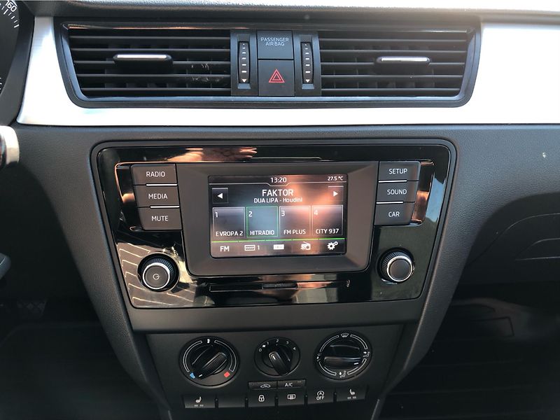 Škoda Rapid 1.2 TSi AMBITION - fotka 19 z 28