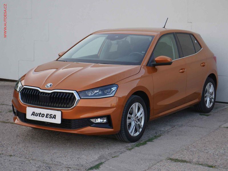 Škoda Fabia (2022) 1.0 TSi, ČR, Style, DSG, +ALU - fotka 3 z 17