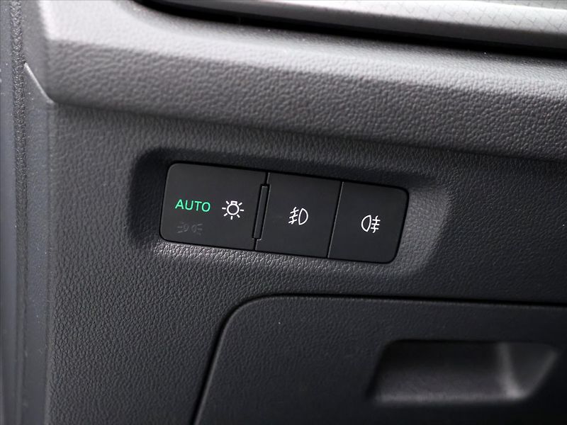 Škoda Octavia 2.0 TDI 85kW CZ Ambition 2.maj - fotka 15 z 35