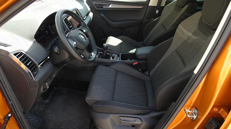 Škoda Karoq 1,5 TSI DSG Style - fotka 18 z 22