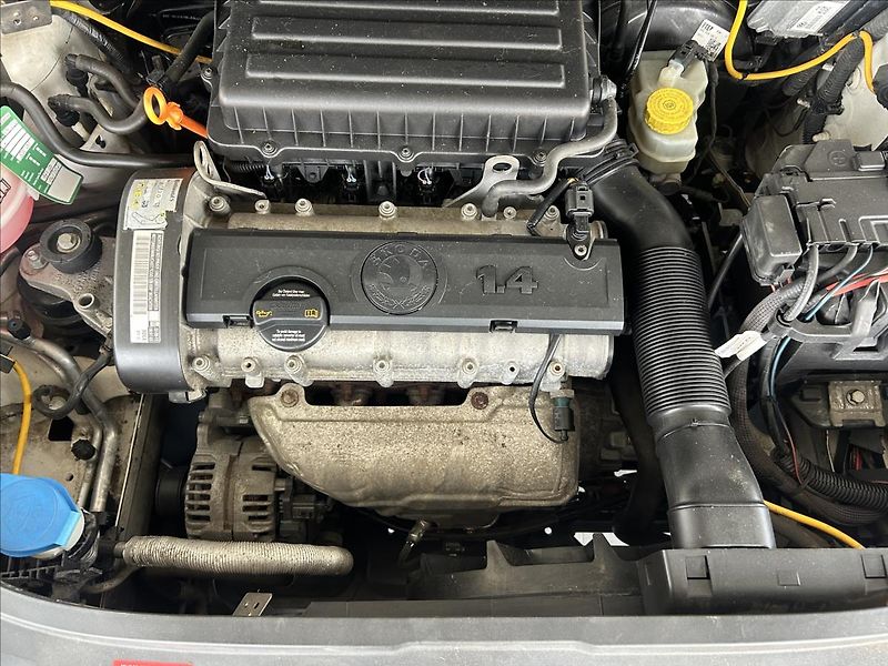 Škoda Fabia 1,4   16V,SERVISKA,KLIMATIZACE - fotka 17 z 20