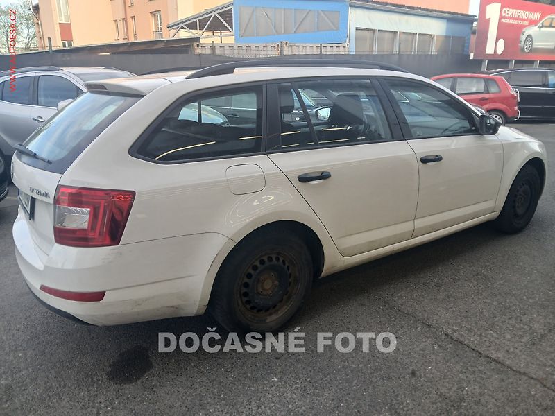 Škoda Octavia (2013) 1.2TSi, ČR, AC, zmk.řazení - fotka 2 z 3