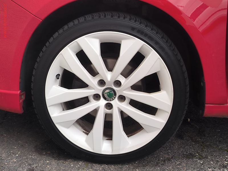 Škoda Fabia (2010) 1.2TSI, 1.maj, AC, výhřev sed - fotka 16 z 16