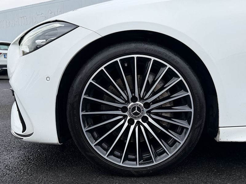 Mercedes-Benz Třídy C 220 d 4MATIC - fotka 26 z 35