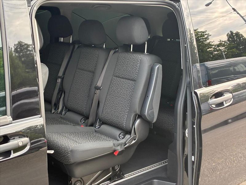 Mercedes-Benz Vito 2,0 119 CDI / Tourer Select / - fotka 19 z 20