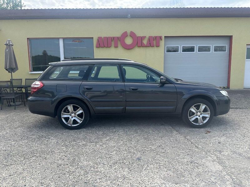 Subaru Outback 2.5i 4x4/127kW/Tempomat - fotka 2 z 22