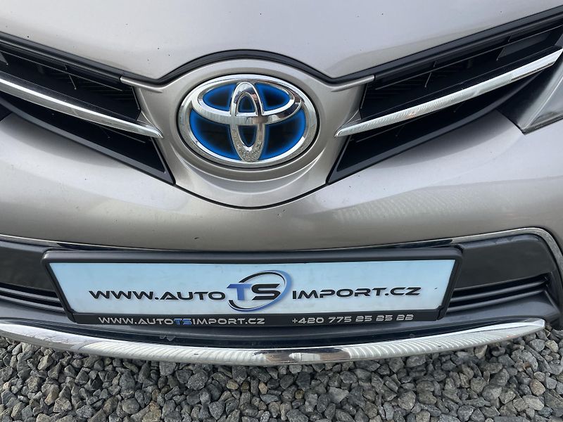 Toyota Auris 1.8i 16v HYBRID AUT NAVI CAM!! - fotka 58 z 166