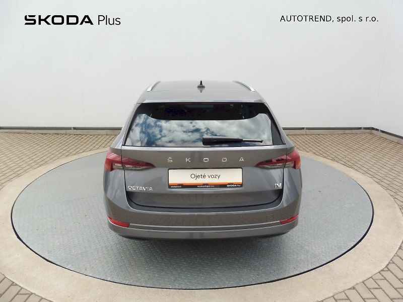 Škoda Octavia (2023) Combi iV Style 1,4 TSI PHEV 15 - fotka 28 z 31