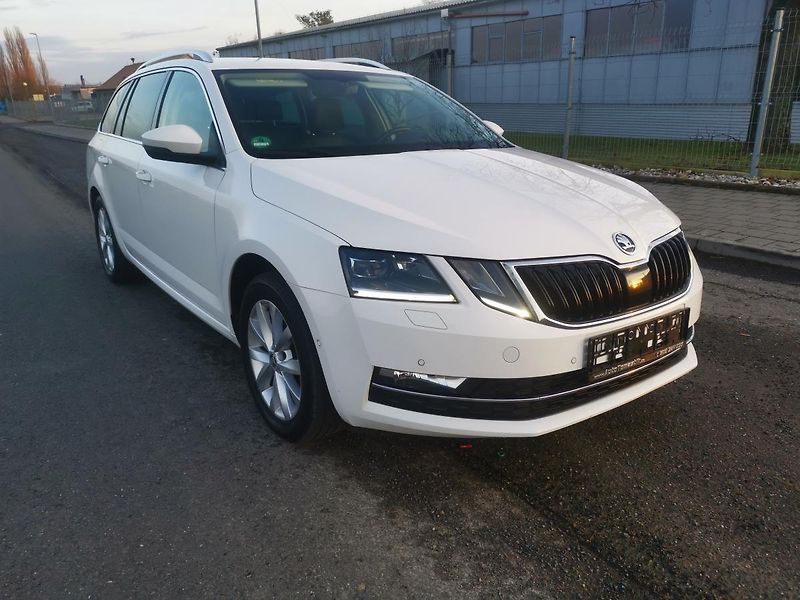 Škoda Octavia 2,0TDI DSG 110kW ACC STYLEPLUS - fotka 3 z 87