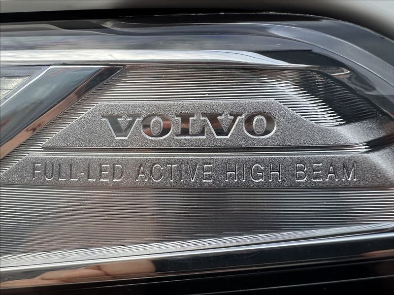 Volvo XC90 2,0 T6 AWD Drive-E 2.0L R-Desi - fotka 10 z 50