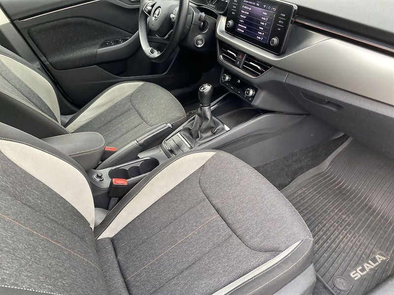 Škoda Scala (2023) 1.0 TSI Style - fotka 8 z 34