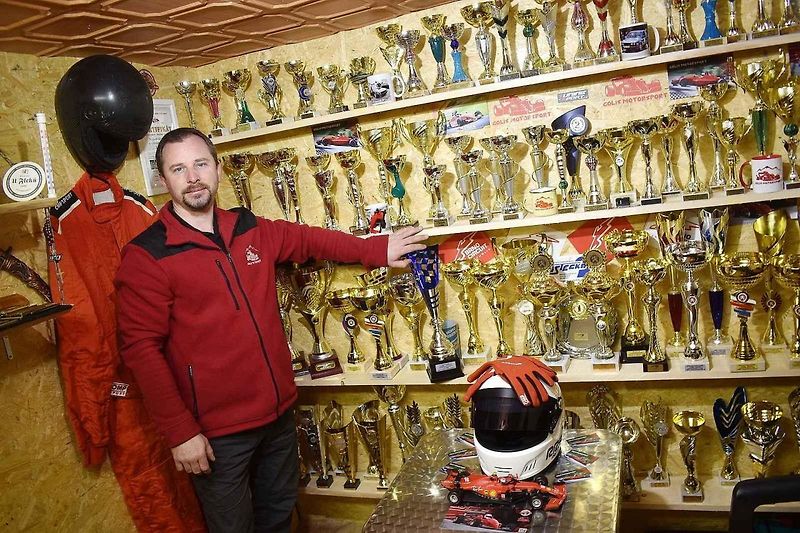 S formulí do vrchu? Při smyku už vím, že mě to bude stát balík, říká pilot ze Senetářova Jan Golis.