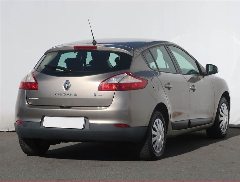 Renault Mégane (2010) 1.6 16V, Tempomat - fotka 5 z 18