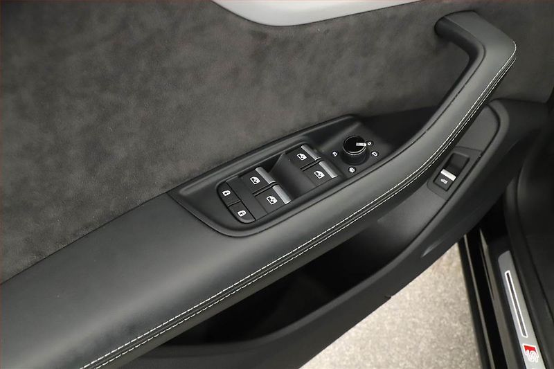 Audi Q8 (2022) 50 TDI - fotka 23 z 29